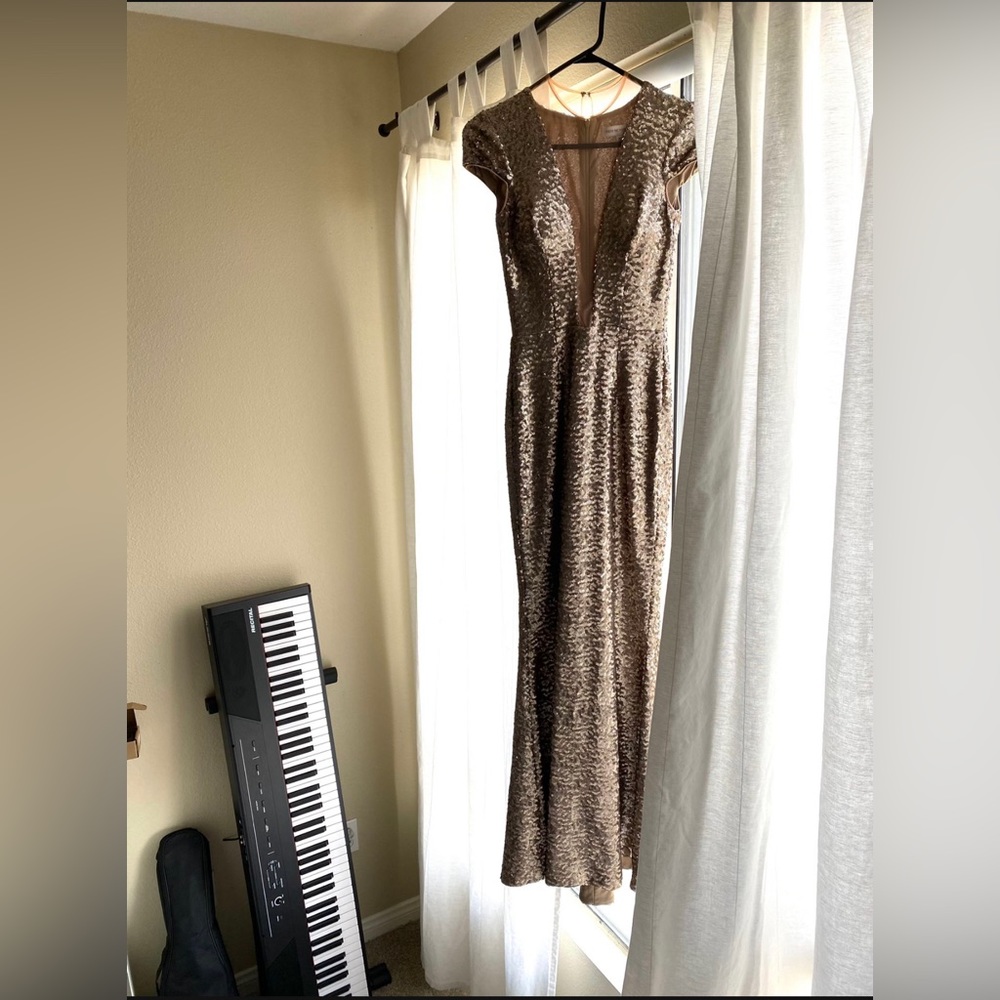 Gold sequin gown - Perfect for Oscar party season! xs